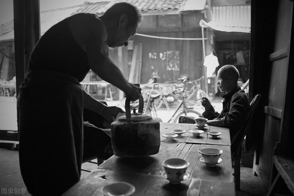 六叔六妈一家人的温馨日常